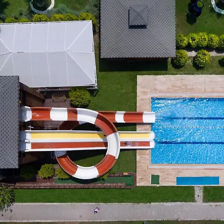 Armas Life ホテル 5*